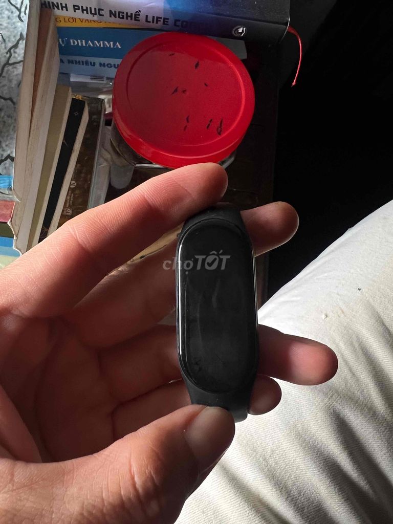 Xiaomi Mi Band 7 Đen Đã qua sử dụng. Mua bán Thiết bị đeo thông minh tại Quận 8 Tp Hồ Chí Minh được đăng bởi asaliem hình 1