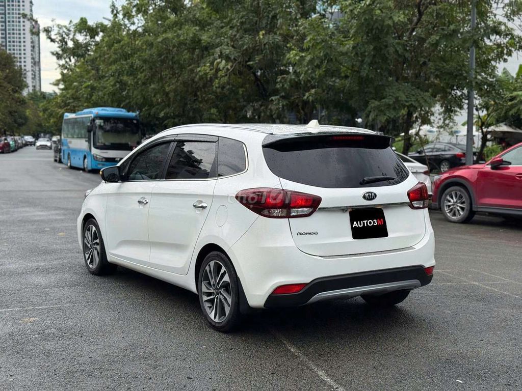 KIA RONDO 2017 2.0 GAT Trắng- 63000 km. Mua bán Ô tô tại Thành phố Thủ Đức Tp Hồ Chí Minh được đăng bởi VÕ NGỌC HOÀNG hình 4