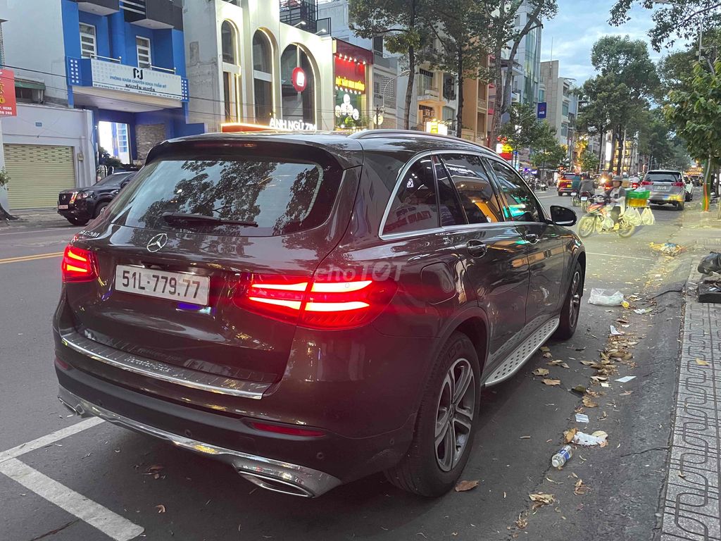 Mercedes Benz GLC200 4matic ngay chủ siêu đẹp. Mua bán Ô tô tại Quận 5 Tp Hồ Chí Minh được đăng bởi anh hello hình 6