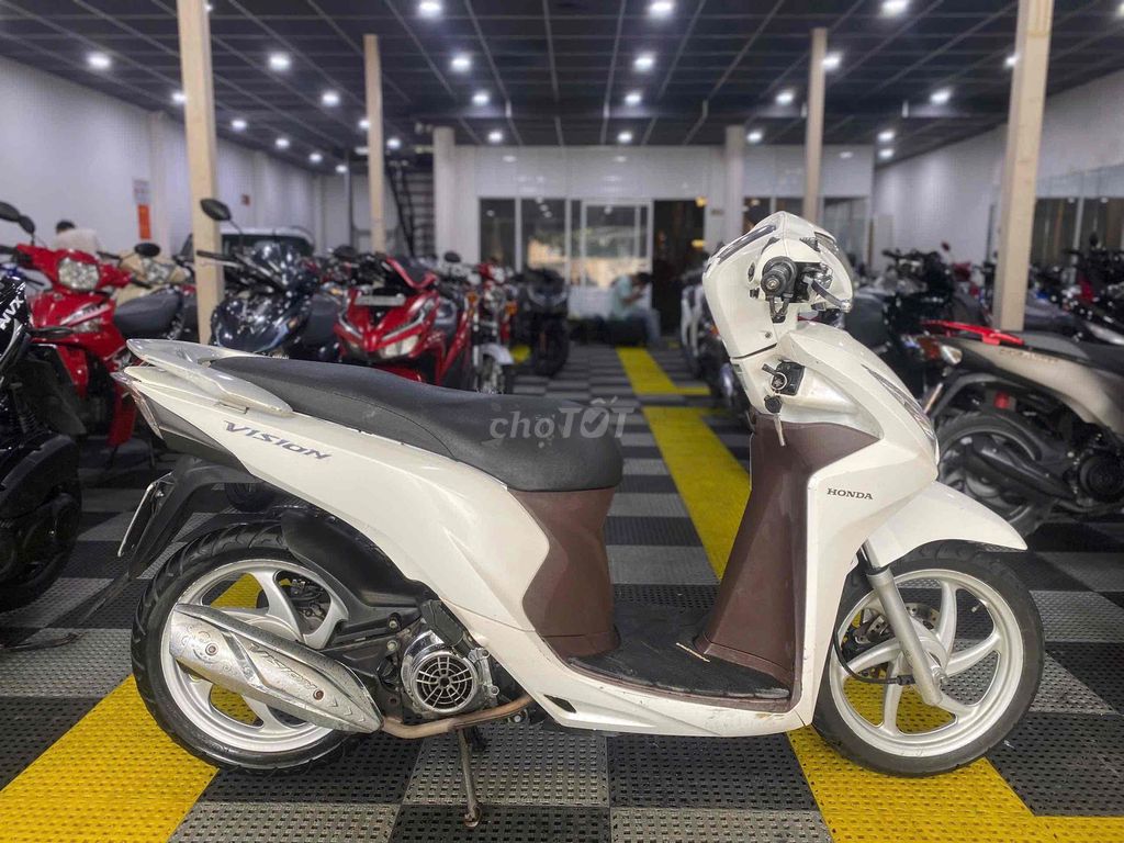 Vision đẹp, máy êm thì thầm bao vọt. Mua bán Xe máy tại Quận 8 Tp Hồ Chí Minh được đăng bởi Quân  hình 3