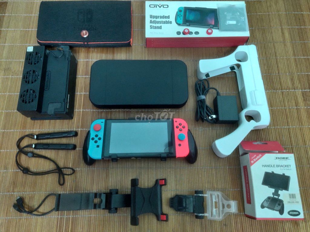 Nintendo Switch Hack 99% kèm núi Phụ Kiện độc. Mua bán Thiết bị chơi game tại Quận Tây Hồ Hà Nội được đăng bởi kokami hình 1