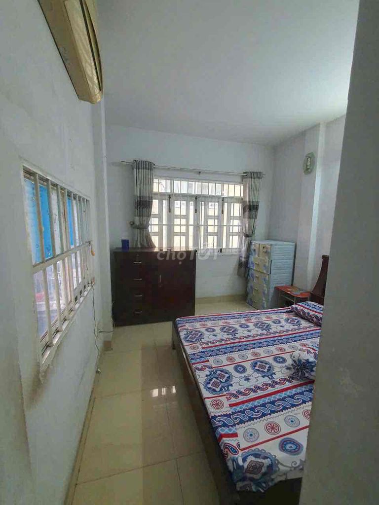 - Cho thuê Nhà Đường Trần Đình Xu Q1 - DT 3  x 6m, 1 trệt 2 lầu : 2 ph