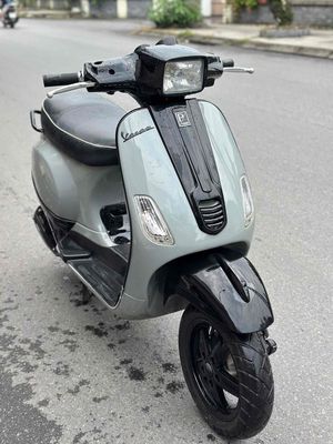Piaggio Vespa LX 125 Xám