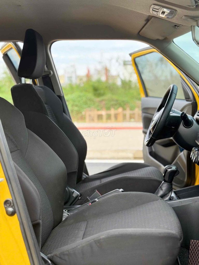 Suzuki Swift 2020 màu vàng, nhập Thái, odo 8 vạn. Mua bán Ô tô tại Huyện Hóc Môn Tp Hồ Chí Minh được đăng bởi Nguyễn Duy Khánh hình 15