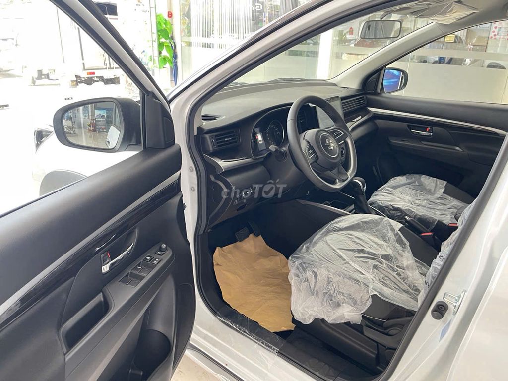 Suzuki XL7 Hybrid 2025 Trắng. Mua bán Ô tô tại Thành phố Thủ Dầu Một Bình Dương được đăng bởi công ty ô tô Sài Gòn đại lý ô tô Su zu ki chính hãng hình 4