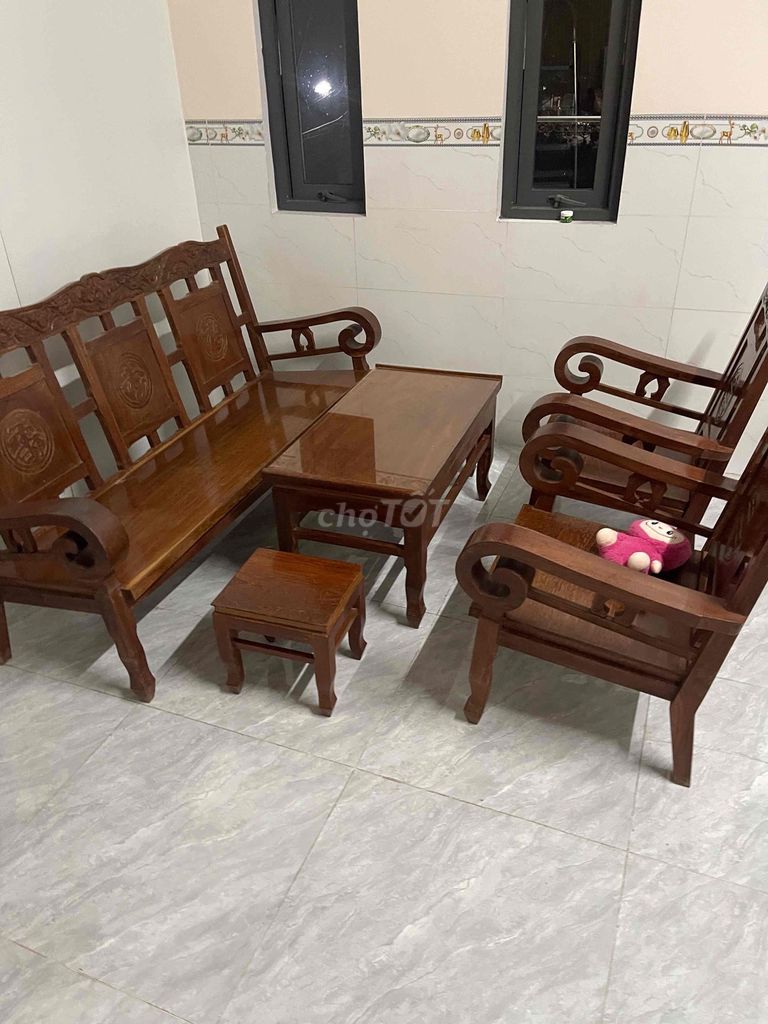 Bộ bàn ghế gỗ thao lao. Mua bán Bàn ghế tại Thành phố Long Xuyên An Giang được đăng bởi Hoàng khang hình 1