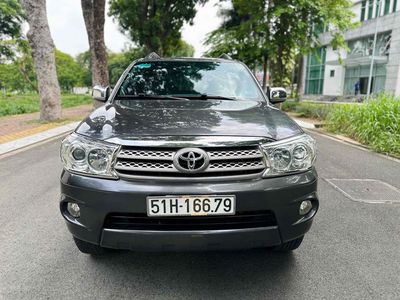 Toyota Fortuner V 4x4 AT 2010