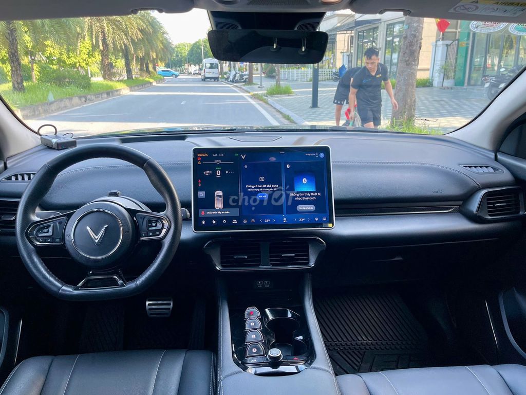 Vinfast VF8 Eco 2023 Pin CATL - Ưu đãi tổng 120TR. Mua bán Ô tô tại Quận Thanh Xuân Hà Nội được đăng bởi Mr Phúc Vinfast lướt hình 3