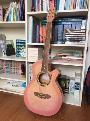Đàn guitar màu hồng cỡ nhỏ 7/8 Gypsy Rose GRA1K