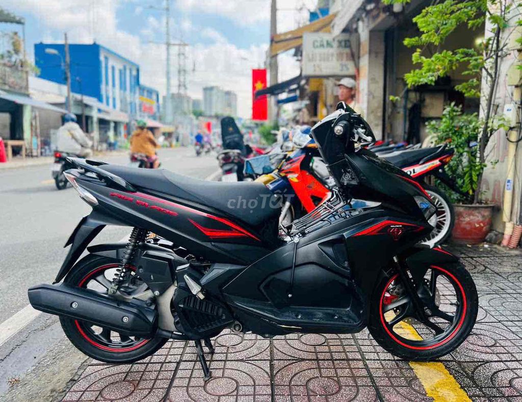 AB125 2017 ĐEN BSTP - XE LENG KENG - GÓP ĐƯA 0đ. Mua bán Xe máy tại Quận 8 Tp Hồ Chí Minh được đăng bởi XE MÁY NGUYỄN MINH SƠN hình 3