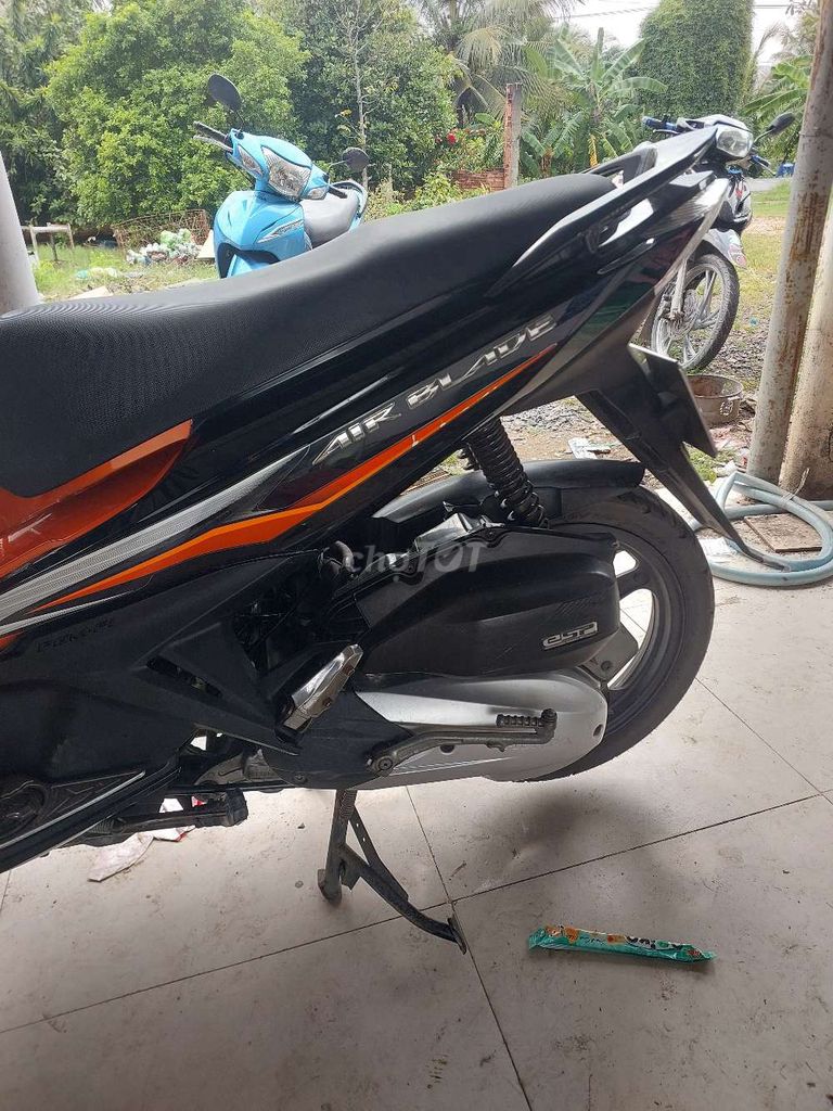 Honda Airblade mắt cú 2015 Cam đen
