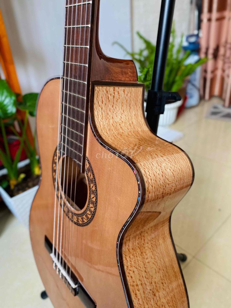 Đàn guitar classic Nâu nhạt Mới 100%. Mua bán Nhạc cụ tại Quận Tân Phú Tp Hồ Chí Minh được đăng bởi GUITAR GIÁ TỐT TÂN PHÚ hình 1