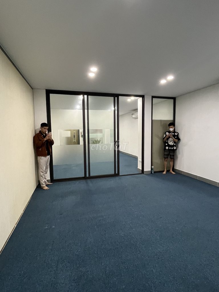 Văn phòng Nguyễn Văn Lộc gần TSQ 52m² sử dụng, ô tô đỗ cửa