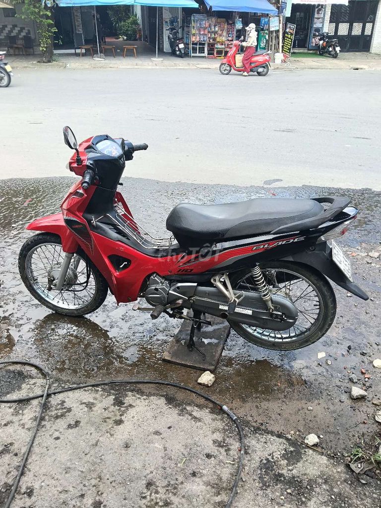 Honda Blade 2017 màu Đỏ. Mua bán Xe máy tại Quận Liên Chiểu Đà Nẵng được đăng bởi Bụi Quốc hình 2
