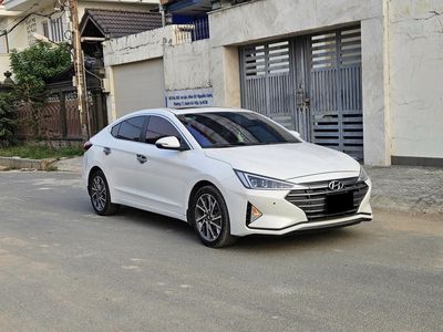 bán Hyundai Elantra 2.0 AT model 2021 màu trắng