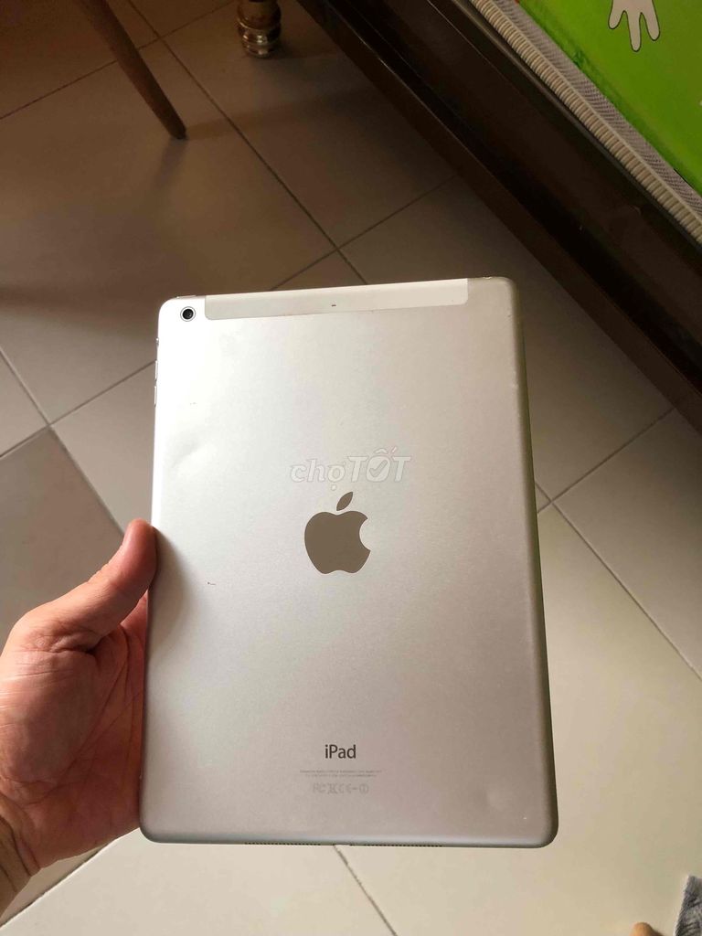 Apple iPad Air 16GB Bạc loạn cảm ứng. Mua bán Máy tính bảng tại Quận 3 Tp Hồ Chí Minh được đăng bởi karhy hình 1