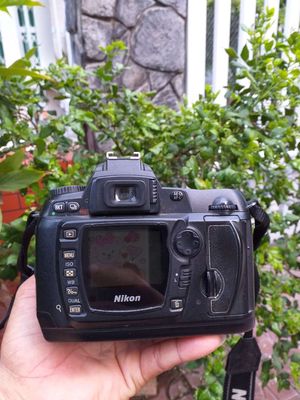Máy ảnh Nikon D70s lens 18/70