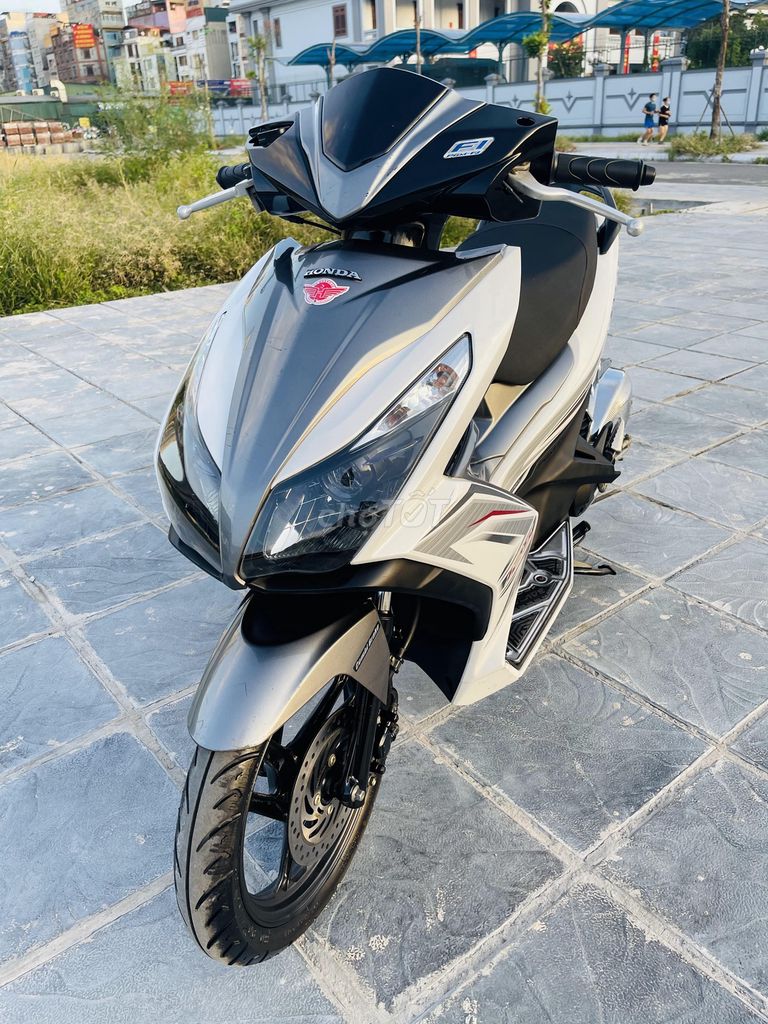 HONDA AIR BLADE 125 TRẮNG XÁM CHÍNH CHỦ BIỂN 29. Mua bán Xe máy tại Quận Nam Từ Liêm Hà Nội được đăng bởi Trí Thành hình 4