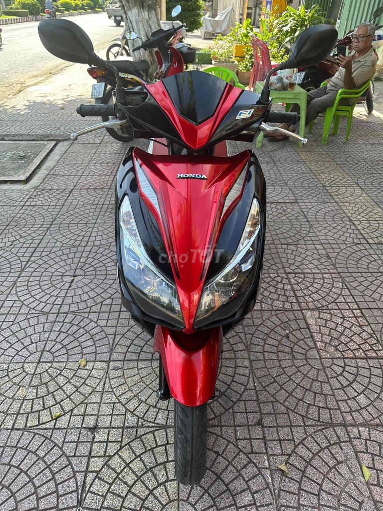 Honda Air Blade 2014 Đỏ đen. Mua bán Xe máy tại Thành phố Vĩnh Long Vĩnh Long được đăng bởi xe máy Tùng Beo hình 1