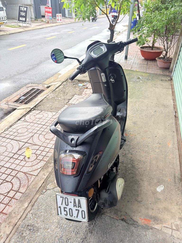 Владелец мотоцикла Vespa 50 куб. см 2024