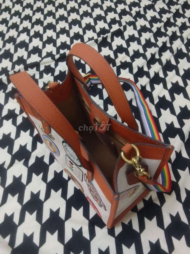 Túi xách thời trang. Mua bán Túi xách tại Quận Hai Bà Trưng Hà Nội được đăng bởi Tuấn hình 3