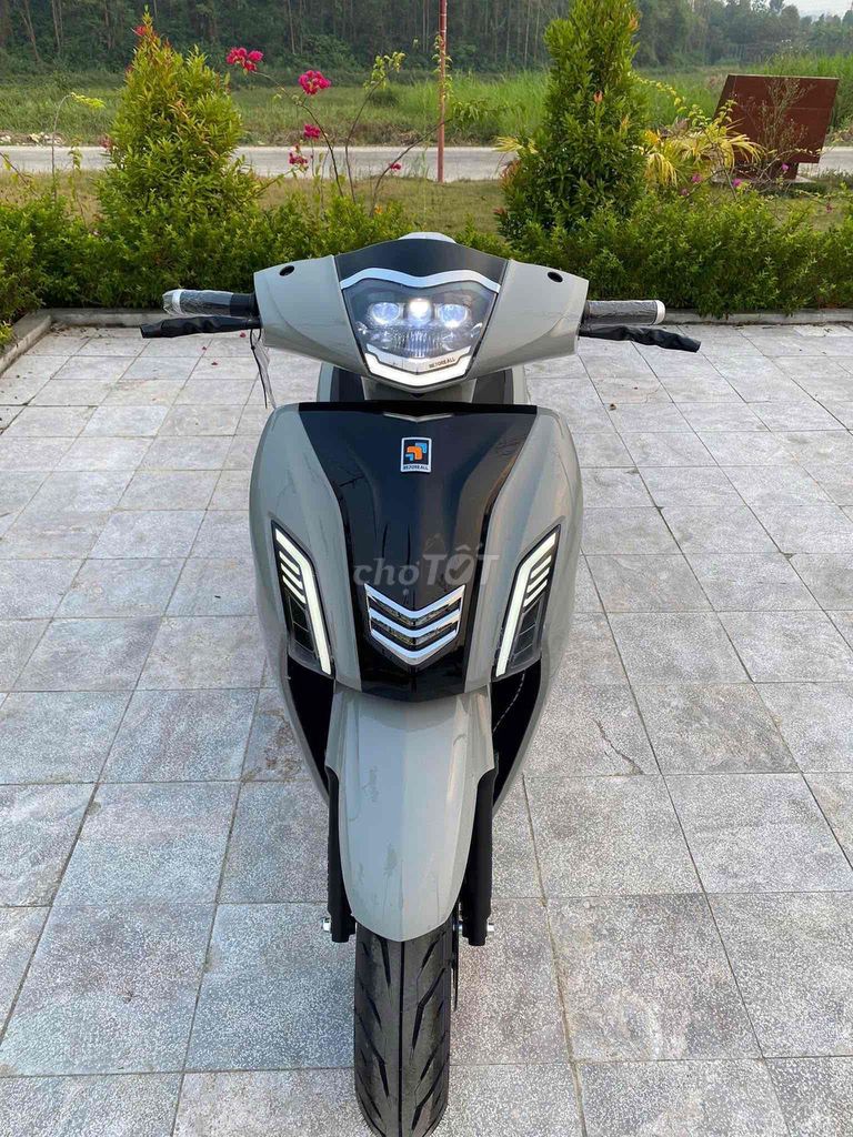 BF điện kiểu dáng SH. Mua bán Xe điện tại Quận Đống Đa Hà Nội được đăng bởi Xe Bảo Tín 61 Nguyễn Lương Bằng HN hình 3