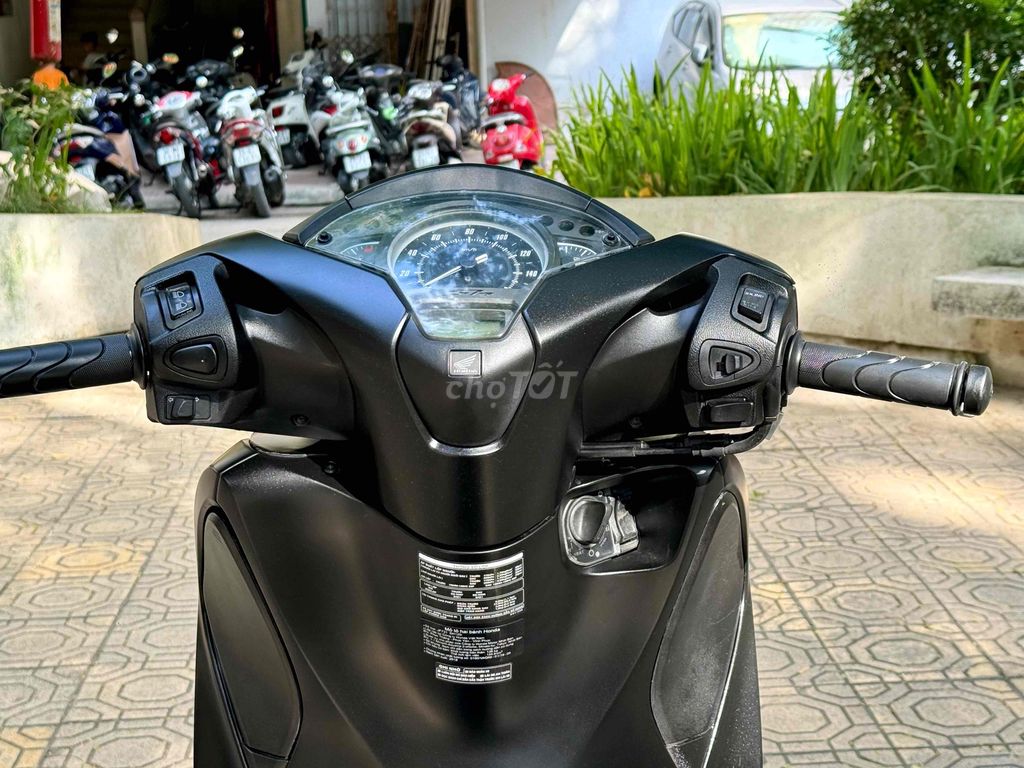 Honda SH125 CBS 2018 матовый черный, красивый госномер 026.86