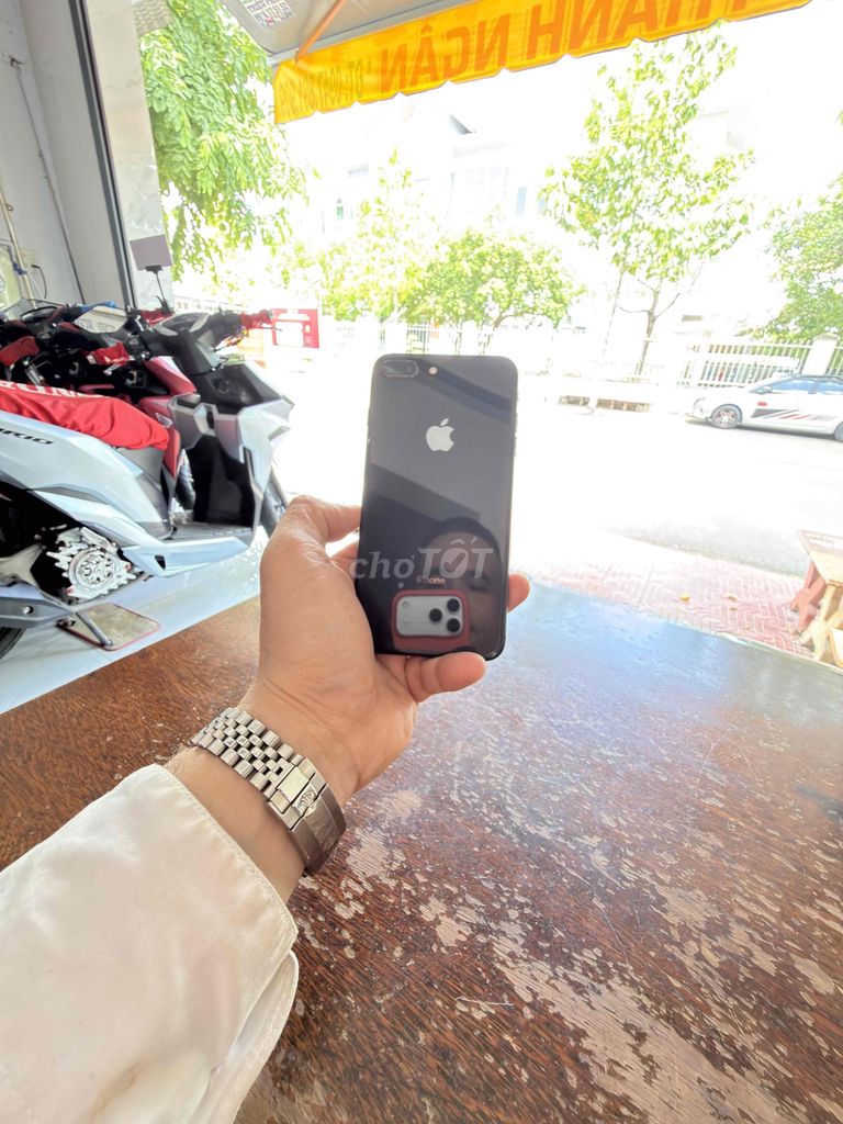 Apple iPhone 8 Plus 64GB Đen Đã sử dụng. Mua bán Điện thoại tại Thành phố Trà Vinh Trà Vinh được đăng bởi Cầm đồ Thành Ngân hình 1