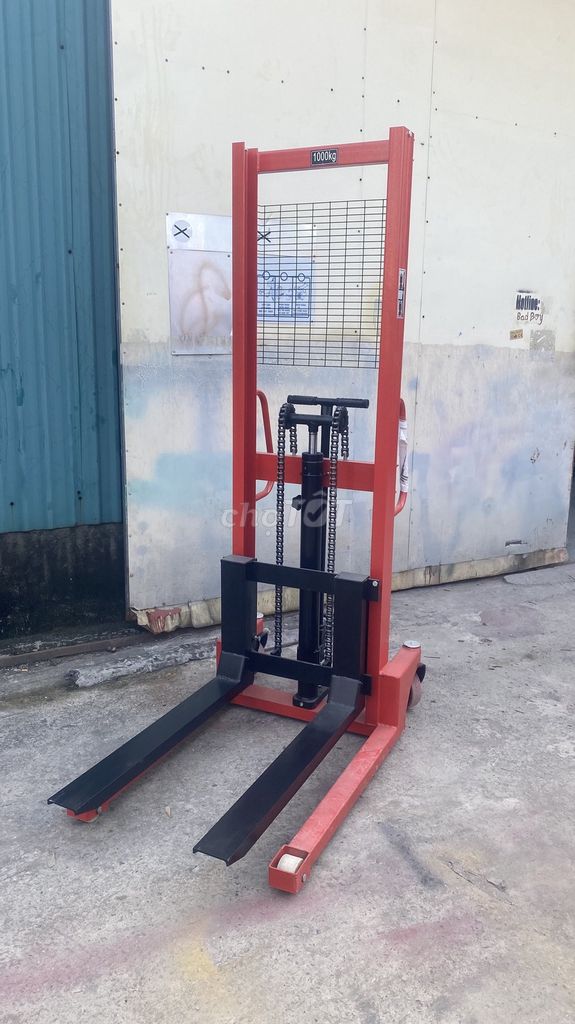 THANH LÝ MẪU XE NÂNG TAY CAO 1 TẤN 1.6M TỒN KHO. Mua bán Đồ chuyên dụng, Giống nuôi trồng tại Huyện Bình Xuyên Vĩnh Phúc được đăng bởi xenangcongnghiep hình 1