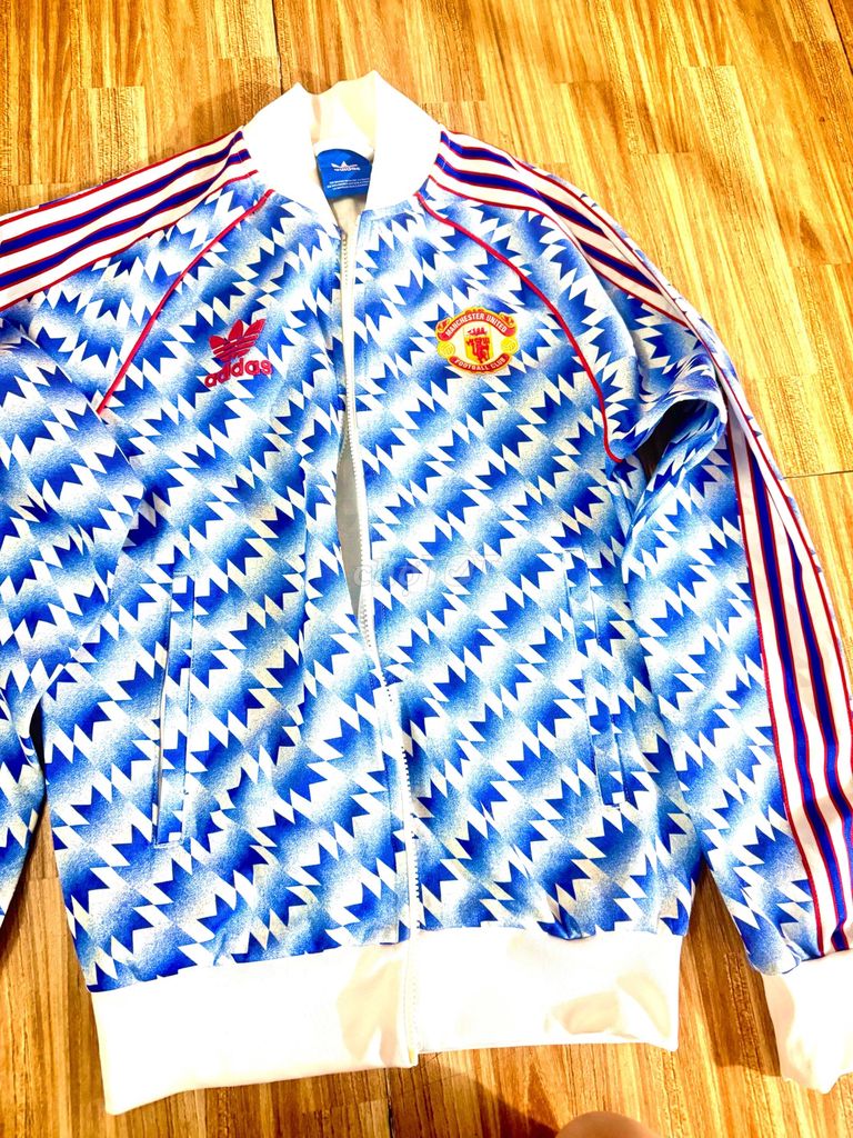 Áo khoác Adidas Manchester United Nam. Mua bán Quần áo tại Quận 8 Tp Hồ Chí Minh được đăng bởi Quách Tiểu Bảo hình 1