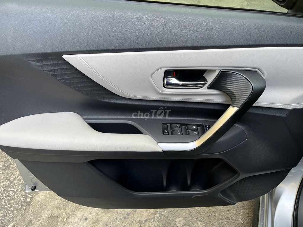 TOYOTA VELOZ CROSS 2022 XE GIA ĐÌNH LƯỚT VAY 75%. Mua bán Ô tô tại Quận Gò Vấp Tp Hồ Chí Minh được đăng bởi Hiếu hình 20