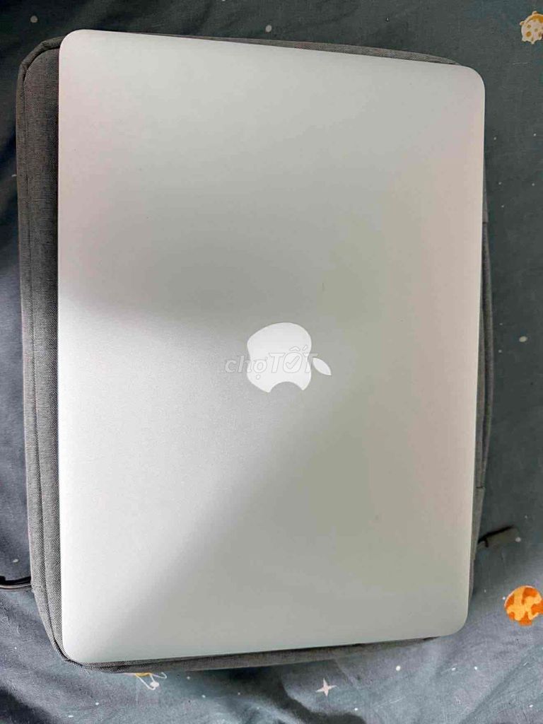 MacBook Air i5 4GB/251GB Bạc. Mua bán Laptop tại Quận Long Biên Hà Nội được đăng bởi Hải Hoạ Mi hình 1