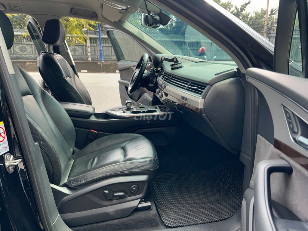 Toyota Hà Đông bán Audi Q7 2017 model 2018 Sline. Mua bán Ô tô tại Quận Hà Đông Hà Nội được đăng bởi Toyota Hà Đông Tsure hình 3