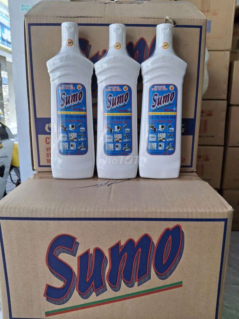 Sumo tẩy đa năng chai 700ml