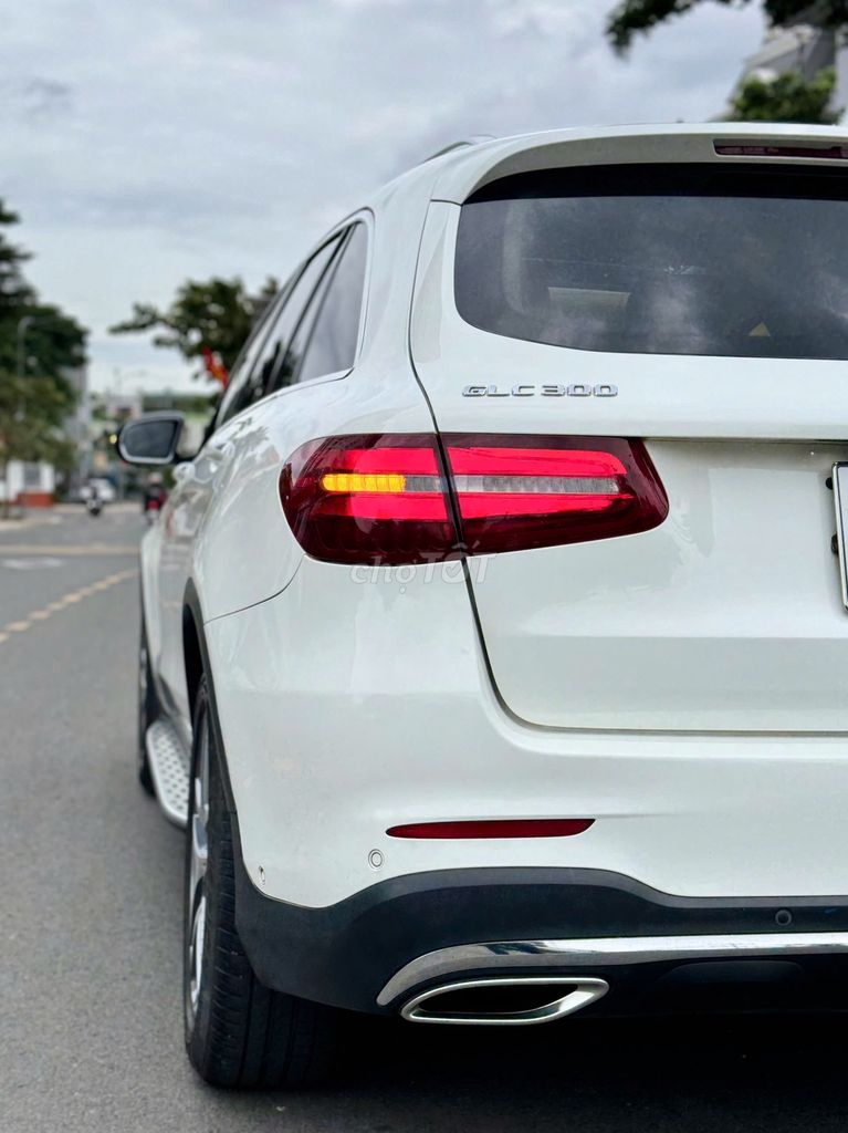 Mercedes Benz GLC300 4MATIC Sx 2018 Full Option. Mua bán Ô tô tại Quận Gò Vấp Tp Hồ Chí Minh được đăng bởi Hoàng Pháp hình 3