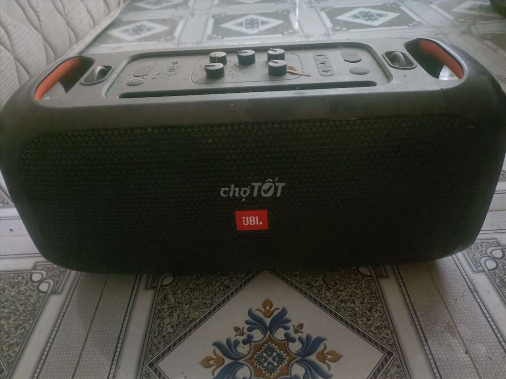 Loa Bluetooth JBL Onthego Đen Di động. Mua bán Tivi, Âm thanh tại Huyện Bình Chánh Tp Hồ Chí Minh được đăng bởi Lộc Tài Nguyễn hình 1