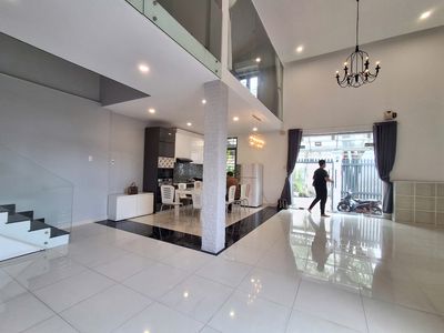 Аренда · 3 комн. · 128 м² · Thành phố Thủ Đức, ул. Đường Trần Não