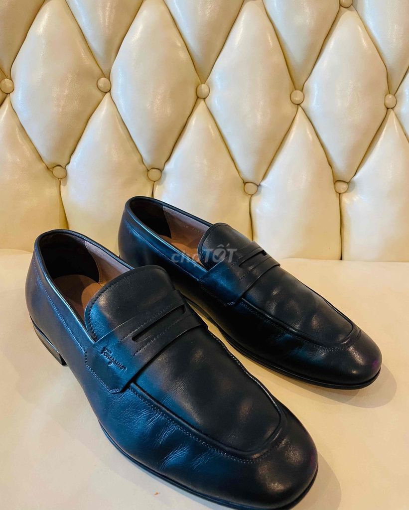 Salvatore Ferragamo Size 42 Italy Real. Mua bán Giày dép tại Quận 8 Tp Hồ Chí Minh được đăng bởi Chí Cừơng hình 1
