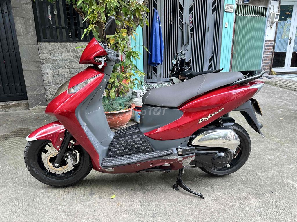 Honda Dylan 2024 красный, хозяин, в отличном состоянии, не вскрывался
