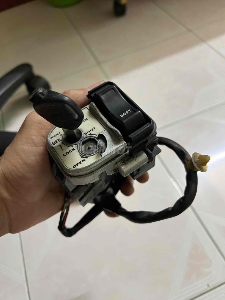 Khoá zin Ex150, Khoá AB2013, Khoá SH203, Phuộc…. Mua bán Phụ tùng xe tại Thành phố Biên Hòa Đồng Nai được đăng bởi Hùng Lê hình 3