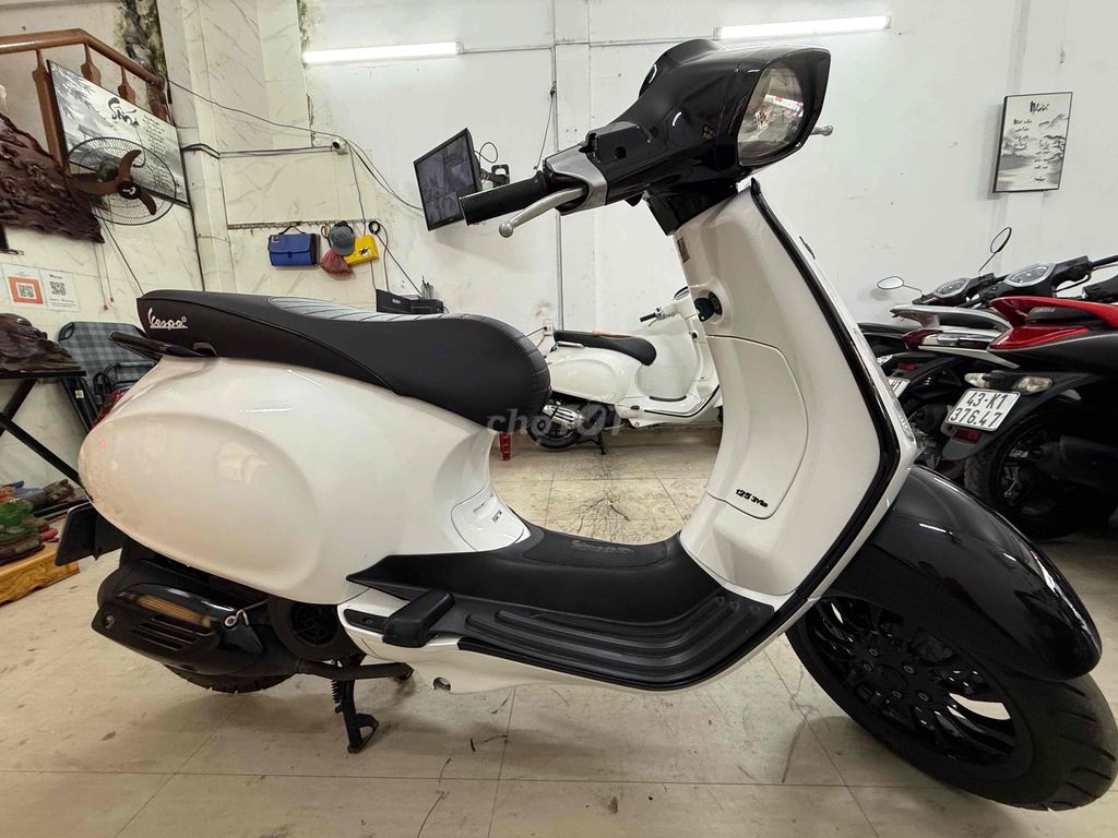 Piaggio Vespa 3vie 2015 Trắng đen. Mua bán Xe máy tại Quận Thanh Khê Đà Nẵng được đăng bởi Long hình 2