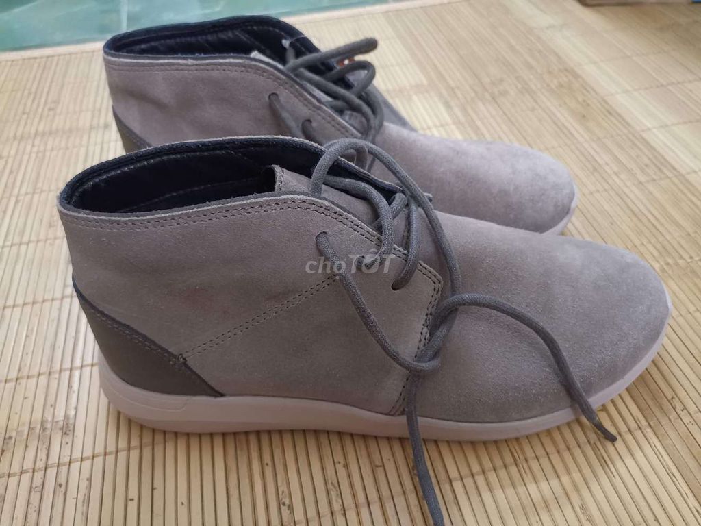 Giày cổ lửng Crocs Nam Da lộn mới 100% tag 2tr2. Mua bán Giày dép tại Quận Thanh Xuân Hà Nội được đăng bởi Son hình 1