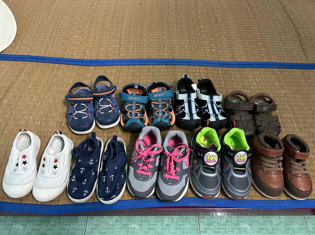 giầy cho bé trai 2 tuổi