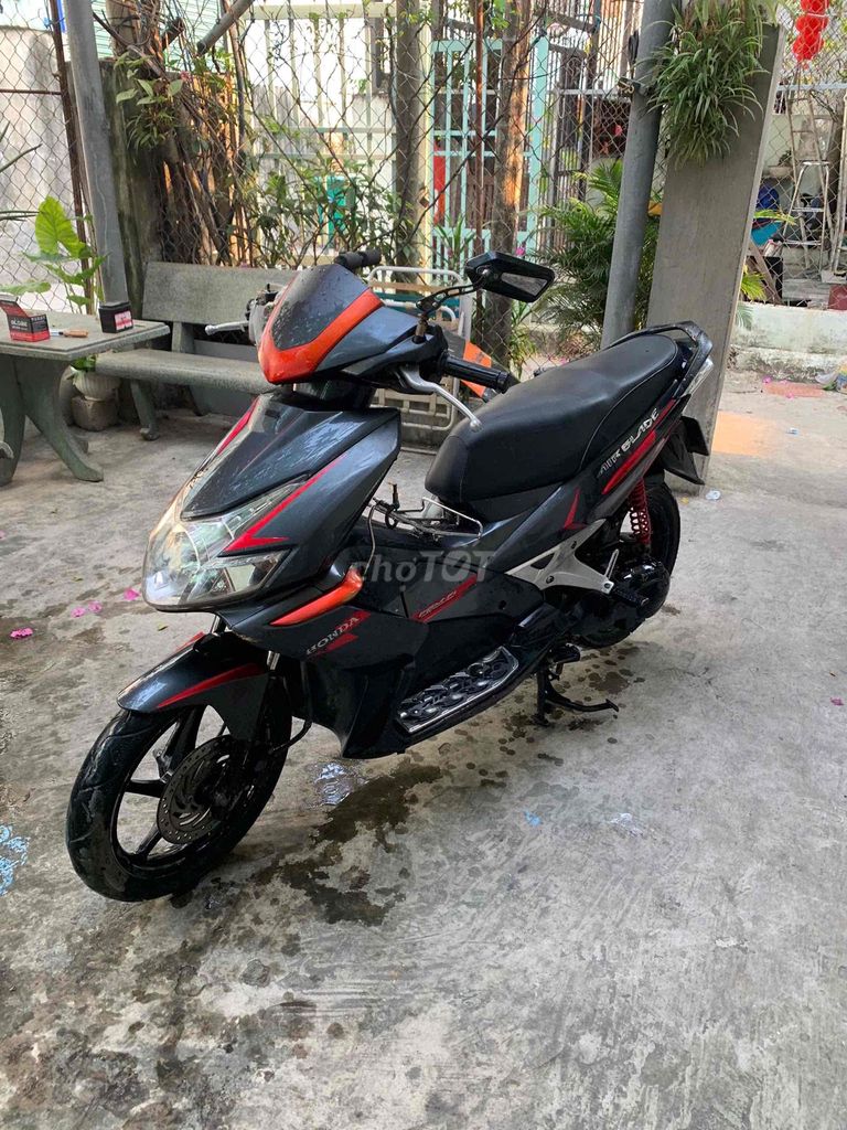 Honda Air Blade черно-красный
