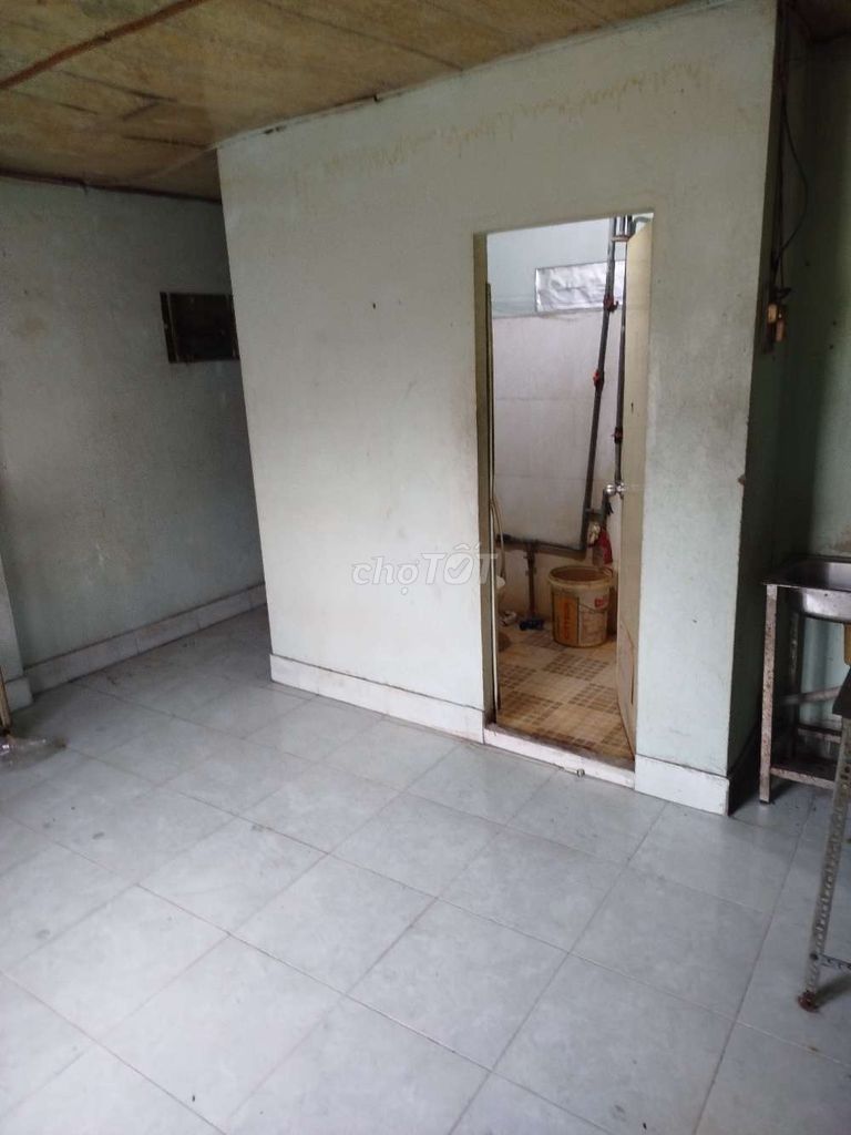 Недорогое комната в аренду в 12 районе за парком Куанг Чунг