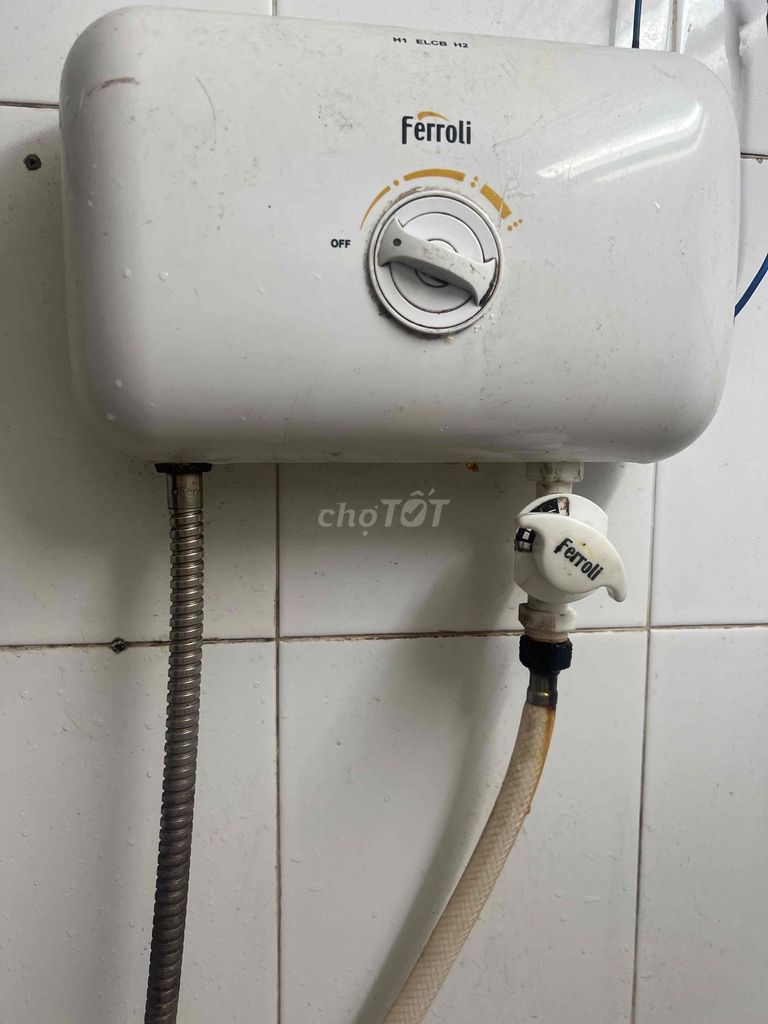 Máy nước nóng Ferroli Trắng Làm nóng nhanh. Mua bán Thiết bị vệ sinh, nhà tắm tại Quận Bình Thạnh Tp Hồ Chí Minh được đăng bởi Ti Na hình 1