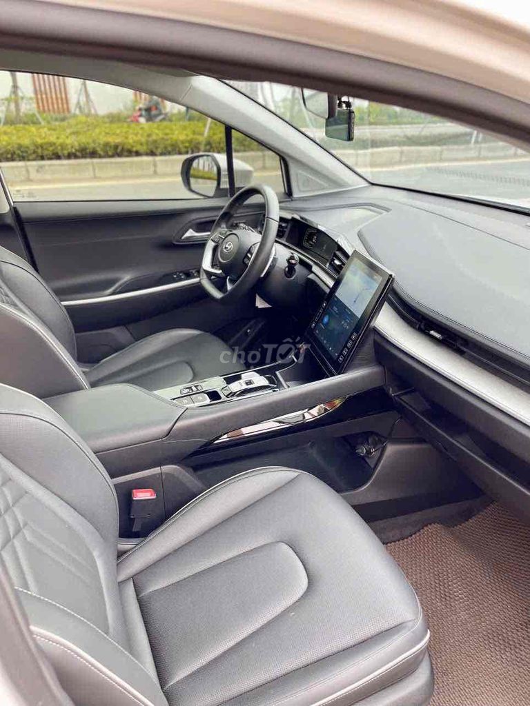 Hyundai Custin 2.0 Cao cấp sản xuất 2024. Mua bán Ô tô tại Quận Hà Đông Hà Nội được đăng bởi A Huan  hình 15