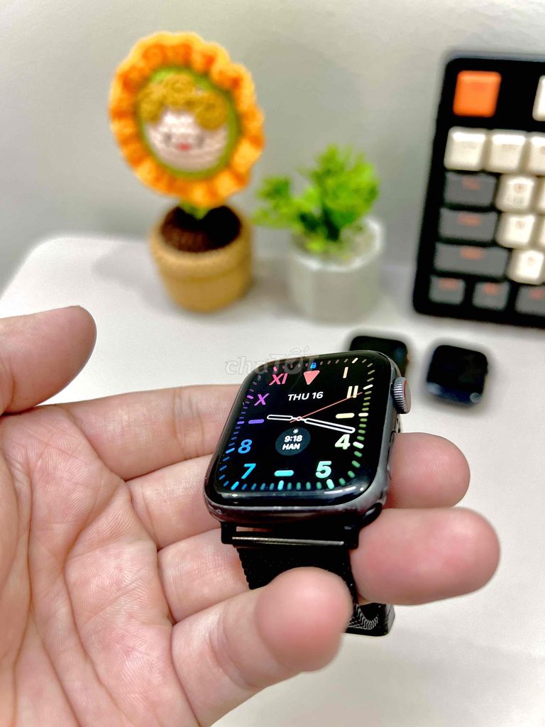 Apple Watch Series 4 LTE 44mm đen 99%