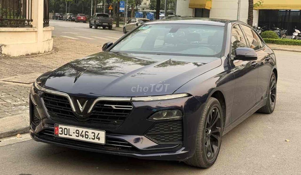 VinFast Lux A Base 2021 2.0 с турбонаддувом, зеленый, 85000 км