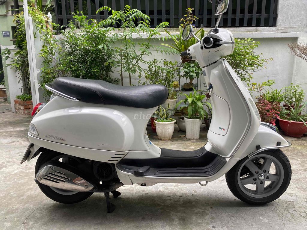 Vespa ie phun xăng 2011 xe zin 100% tuyệt đẹp. Mua bán Xe máy tại Quận 5 Tp Hồ Chí Minh được đăng bởi JM hình 3